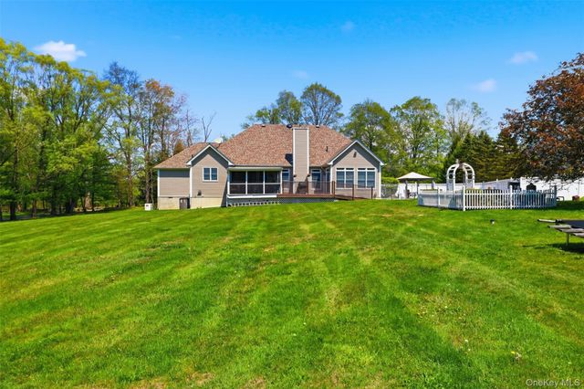 92 Coppergate Lane, Warwick, NY 10990