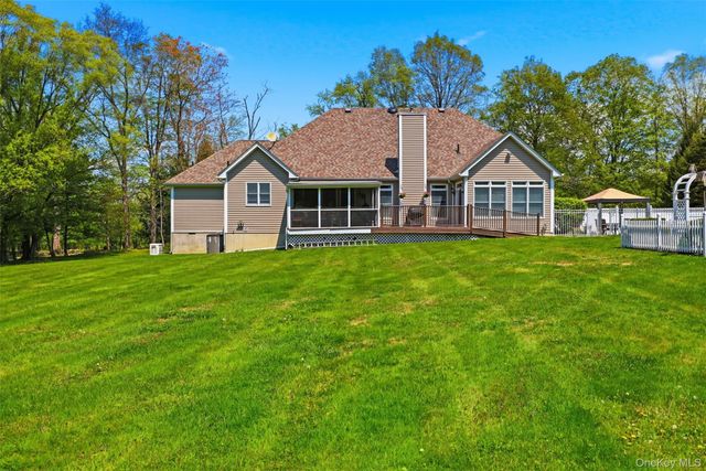 92 Coppergate Lane, Warwick, NY 10990