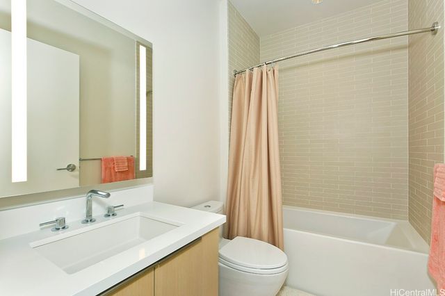 1001 Queen Street PH3915, Honolulu, HI 96814