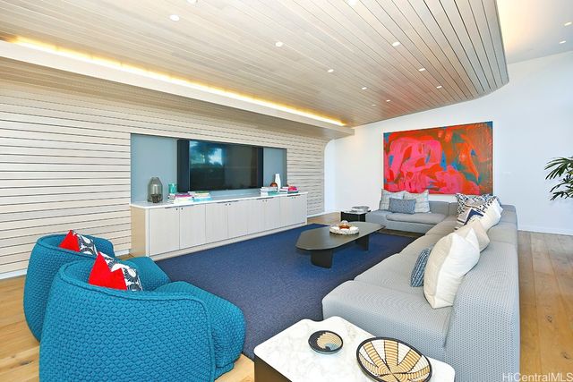 1001 Queen Street PH3915, Honolulu, HI 96814