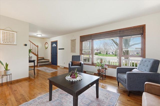 135 Glen Haven Court, Oregon, WI 53575