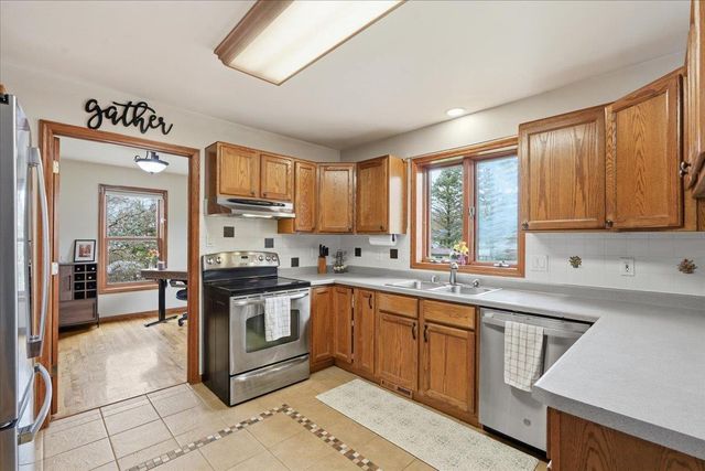 135 Glen Haven Court, Oregon, WI 53575