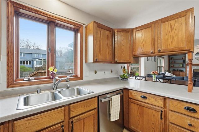 135 Glen Haven Court, Oregon, WI 53575