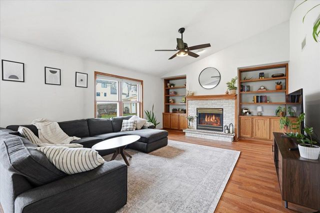 135 Glen Haven Court, Oregon, WI 53575