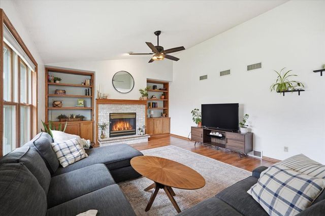 135 Glen Haven Court, Oregon, WI 53575