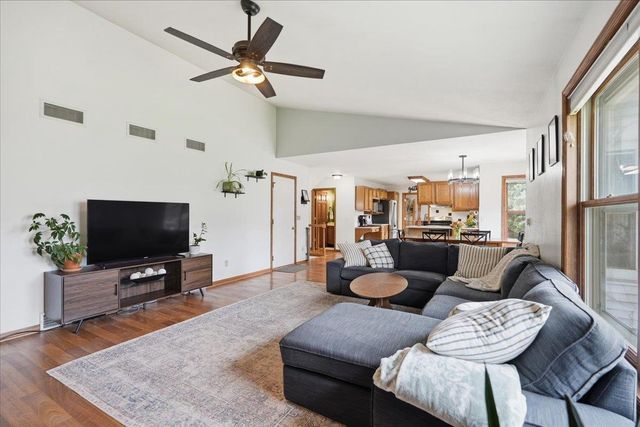 135 Glen Haven Court, Oregon, WI 53575