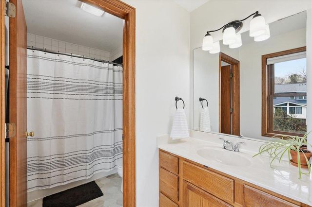 135 Glen Haven Court, Oregon, WI 53575