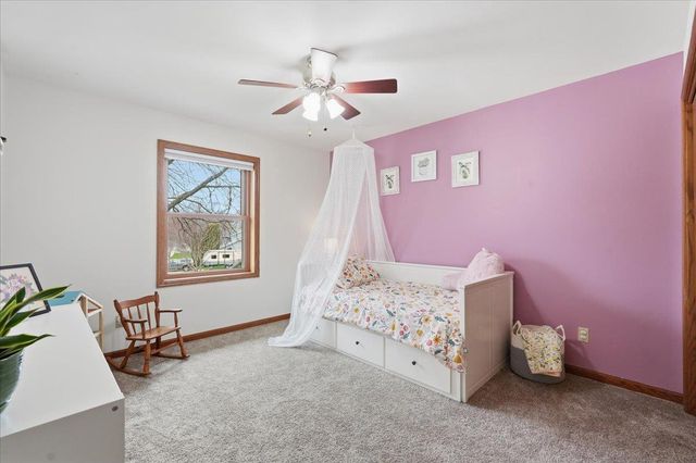 135 Glen Haven Court, Oregon, WI 53575