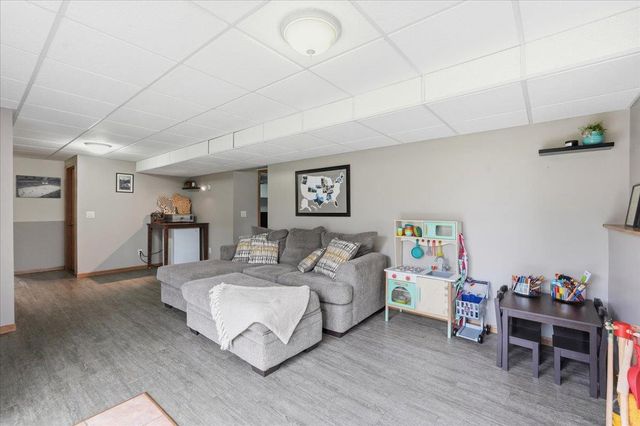 135 Glen Haven Court, Oregon, WI 53575