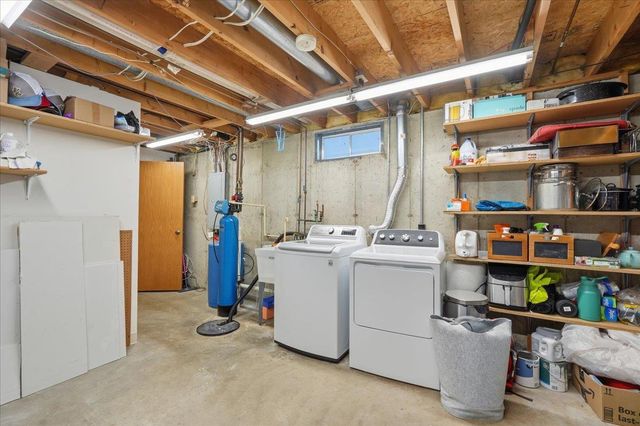 135 Glen Haven Court, Oregon, WI 53575