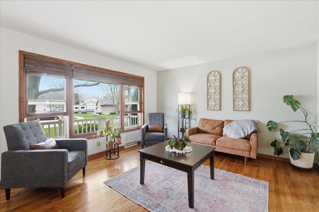 135 Glen Haven Court, Oregon, WI 53575