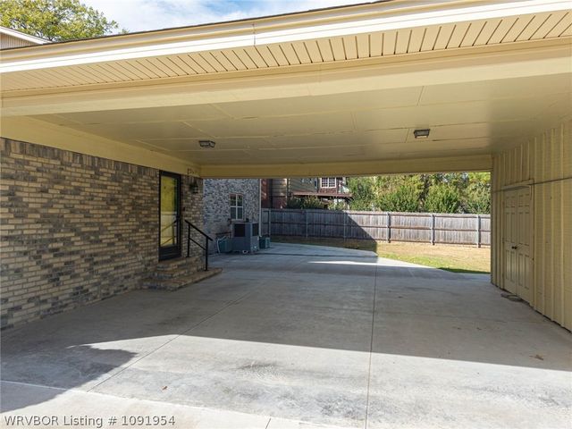 3025 S 58th Street, Fort Smith, AR 72903