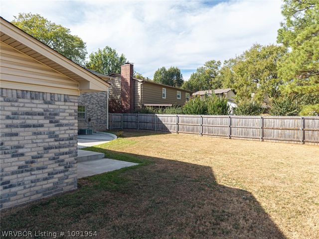 3025 S 58th Street, Fort Smith, AR 72903