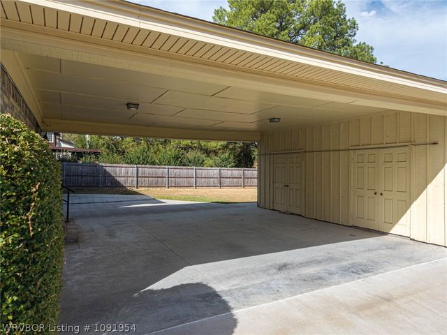 3025 S 58th Street, Fort Smith, AR 72903