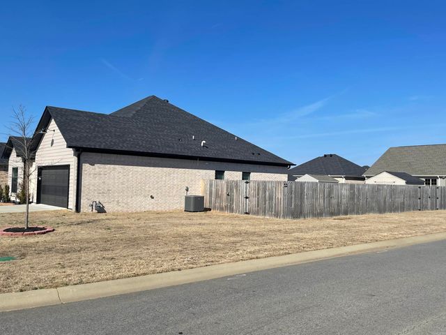 2 Quail Feather Cove, Greenbrier, AR 72058