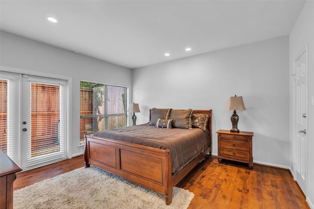 2555 Bering Drive 15, Houston, TX 77057