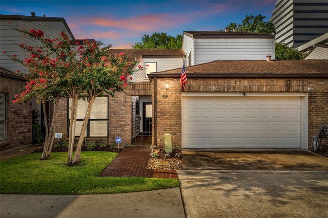 2555 Bering Drive 15, Houston, TX 77057