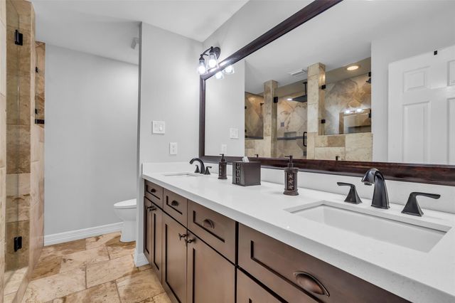 2555 Bering Drive 15, Houston, TX 77057