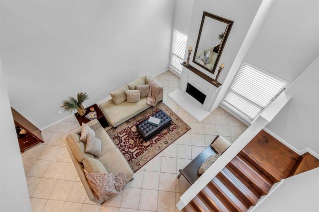 2555 Bering Drive 15, Houston, TX 77057