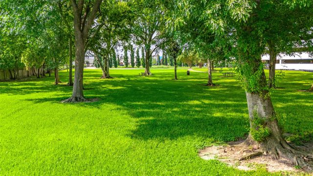 2555 Bering Drive 15, Houston, TX 77057