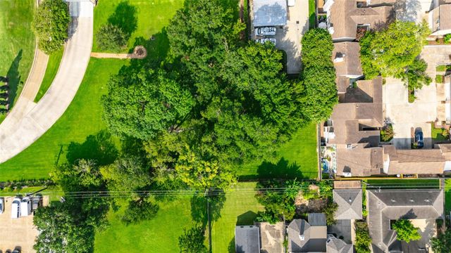 2555 Bering Drive 15, Houston, TX 77057