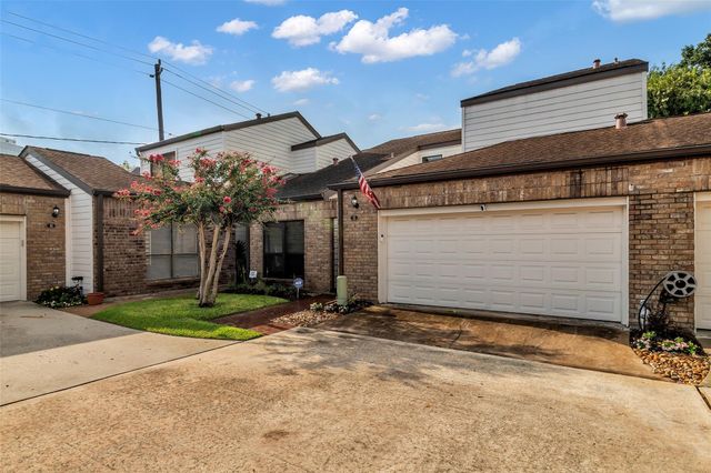 2555 Bering Drive 15, Houston, TX 77057