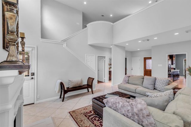 2555 Bering Drive 15, Houston, TX 77057