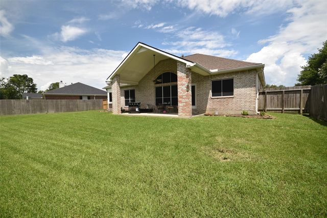 5113 Greenwater Drive, Willis, TX 77318