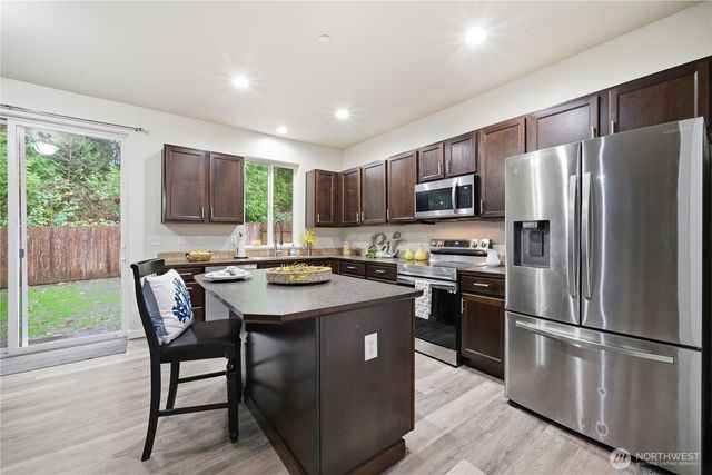 3662 Halsey Lane, Bremerton, WA 98310