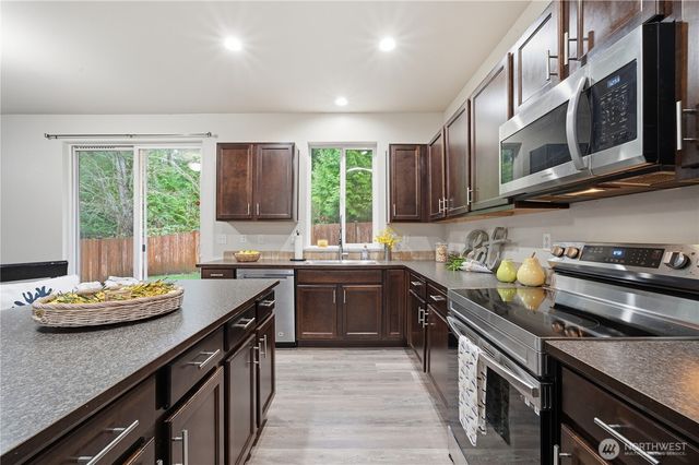 3662 Halsey Lane, Bremerton, WA 98310