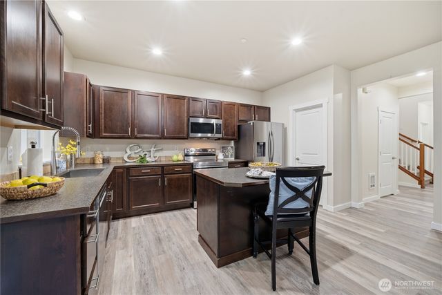 3662 Halsey Lane, Bremerton, WA 98310