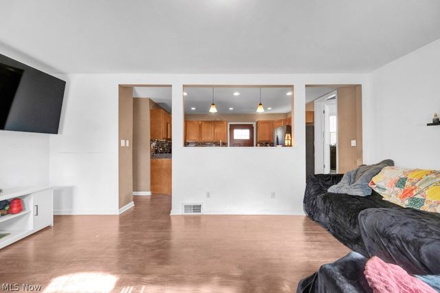 2719 Mohican Boulevard, Lakemore, OH 44312