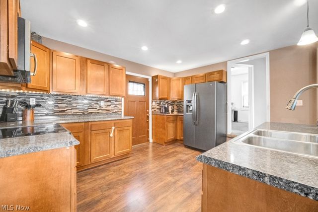 2719 Mohican Boulevard, Lakemore, OH 44312