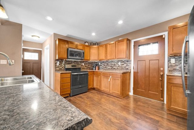 2719 Mohican Boulevard, Lakemore, OH 44312