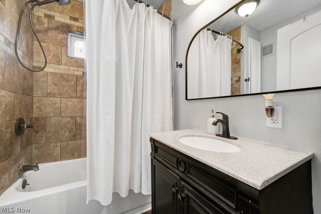 2719 Mohican Boulevard, Lakemore, OH 44312