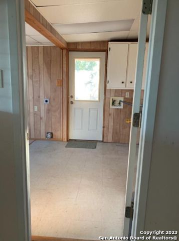 1355 CR 777, Devine, TX 78016