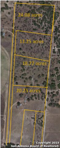 1355 CR 777, Devine, TX 78016
