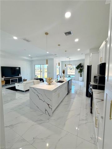 813 Highland AVE, Lehigh Acres, FL 33972