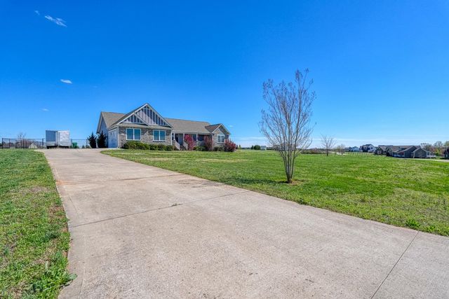 136 N Stallion Drive, Cowpens, SC 29330