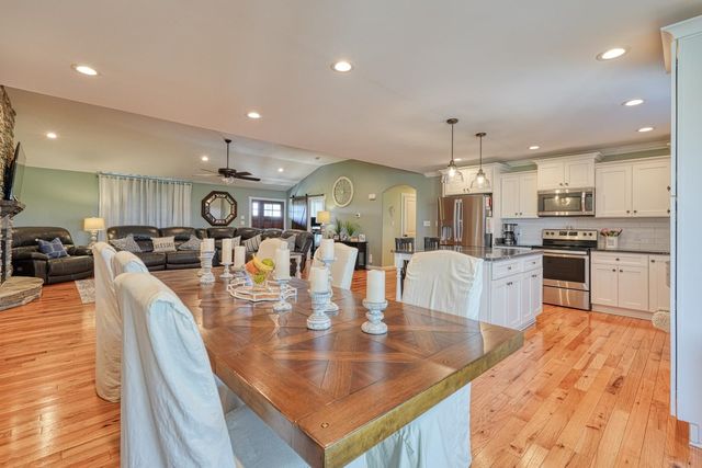 136 N Stallion Drive, Cowpens, SC 29330