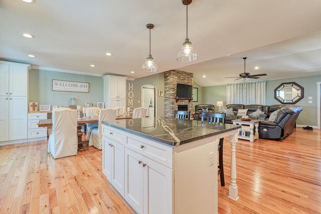 136 N Stallion Drive, Cowpens, SC 29330