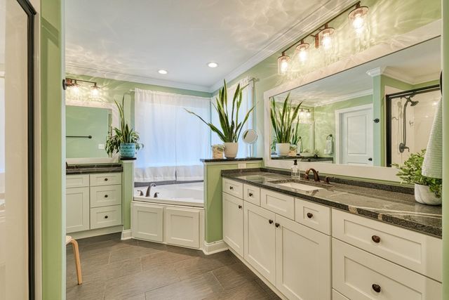 136 N Stallion Drive, Cowpens, SC 29330