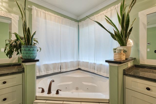 136 N Stallion Drive, Cowpens, SC 29330