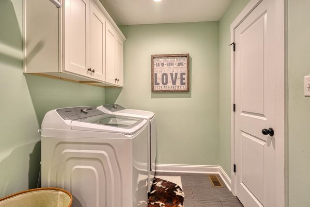 136 N Stallion Drive, Cowpens, SC 29330