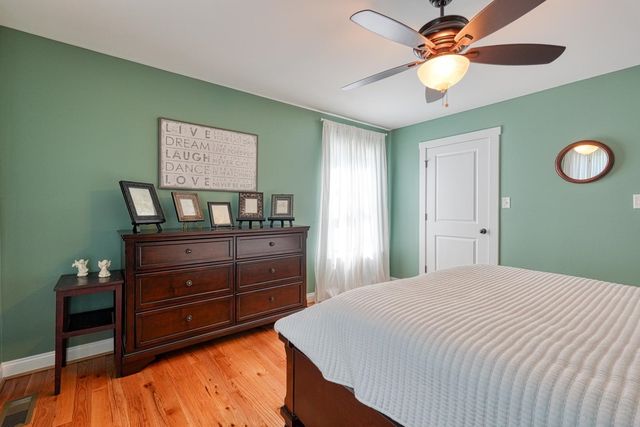 136 N Stallion Drive, Cowpens, SC 29330