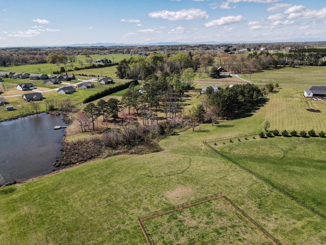 136 N Stallion Drive, Cowpens, SC 29330