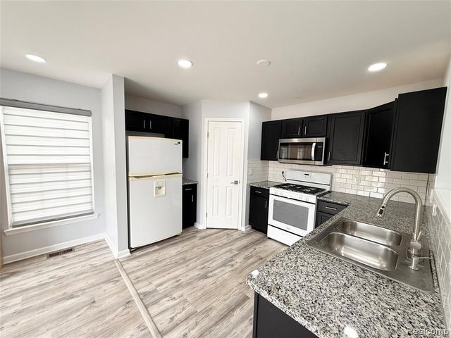 47515 Ormskirk Drive, Canton, MI 48188