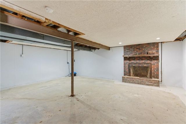 11618 Manchester Avenue, Kansas City, MO 64134