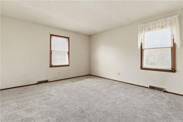 11618 Manchester Avenue, Kansas City, MO 64134