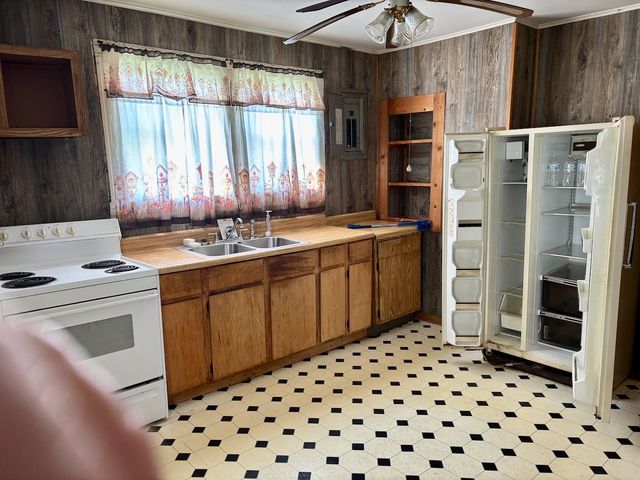 301 Edgewood St, Lafayette, TN 37083